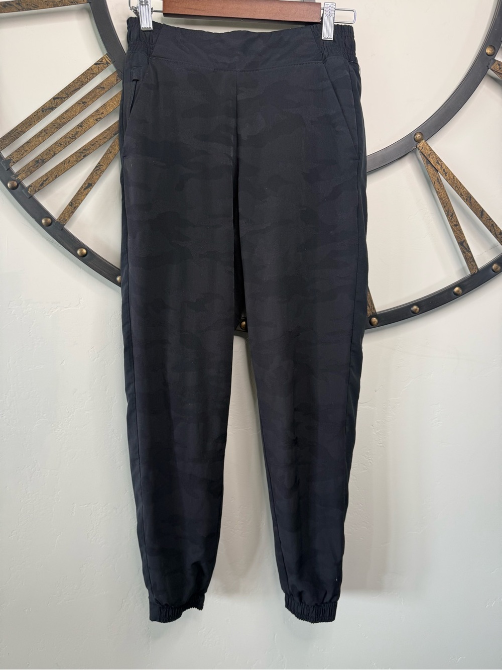 Athleta Black Brooklyn Lined Camo Joggers